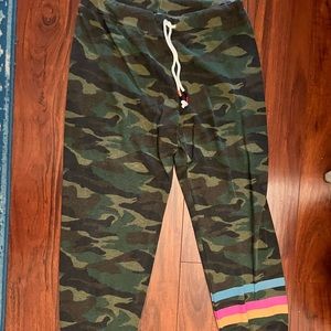 Sundry Camo Sweats size 4